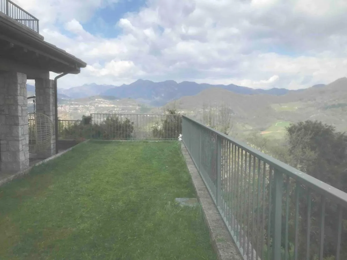 Apartment Piccolo Angolo Di Paradiso Roncola Italy